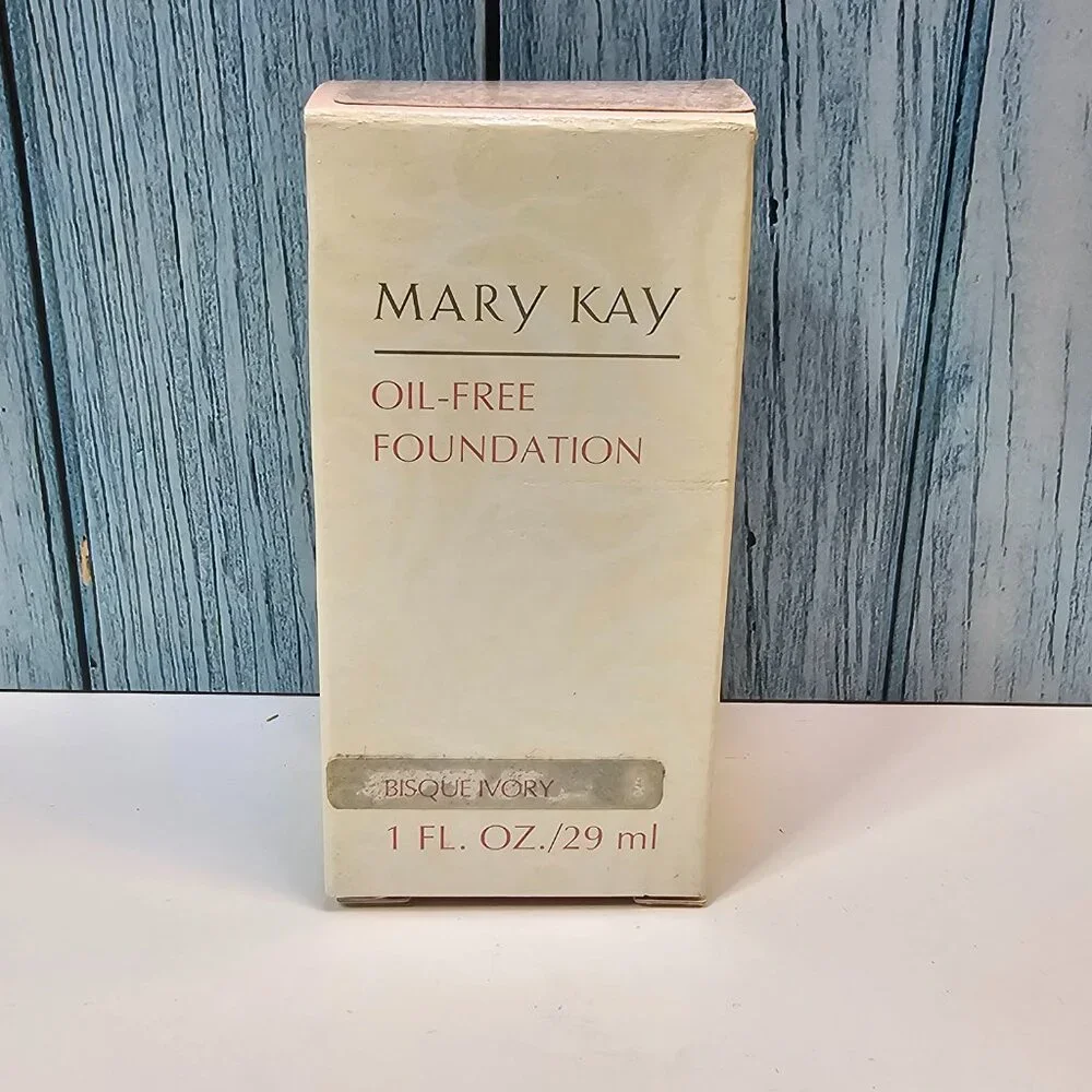 Mary Kay Day Radiance Oil-Free Foundation Bisque Ivory #3857 - NIB Old Stock‎